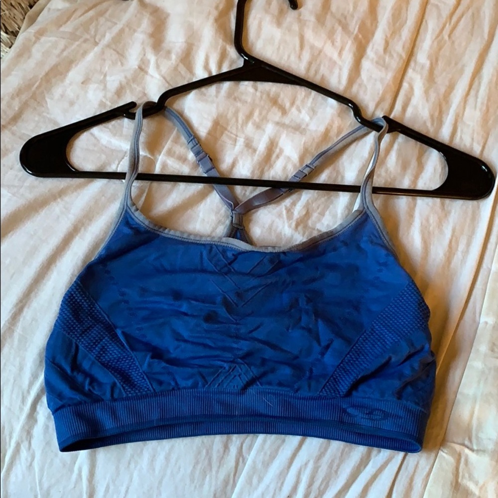 sports bra